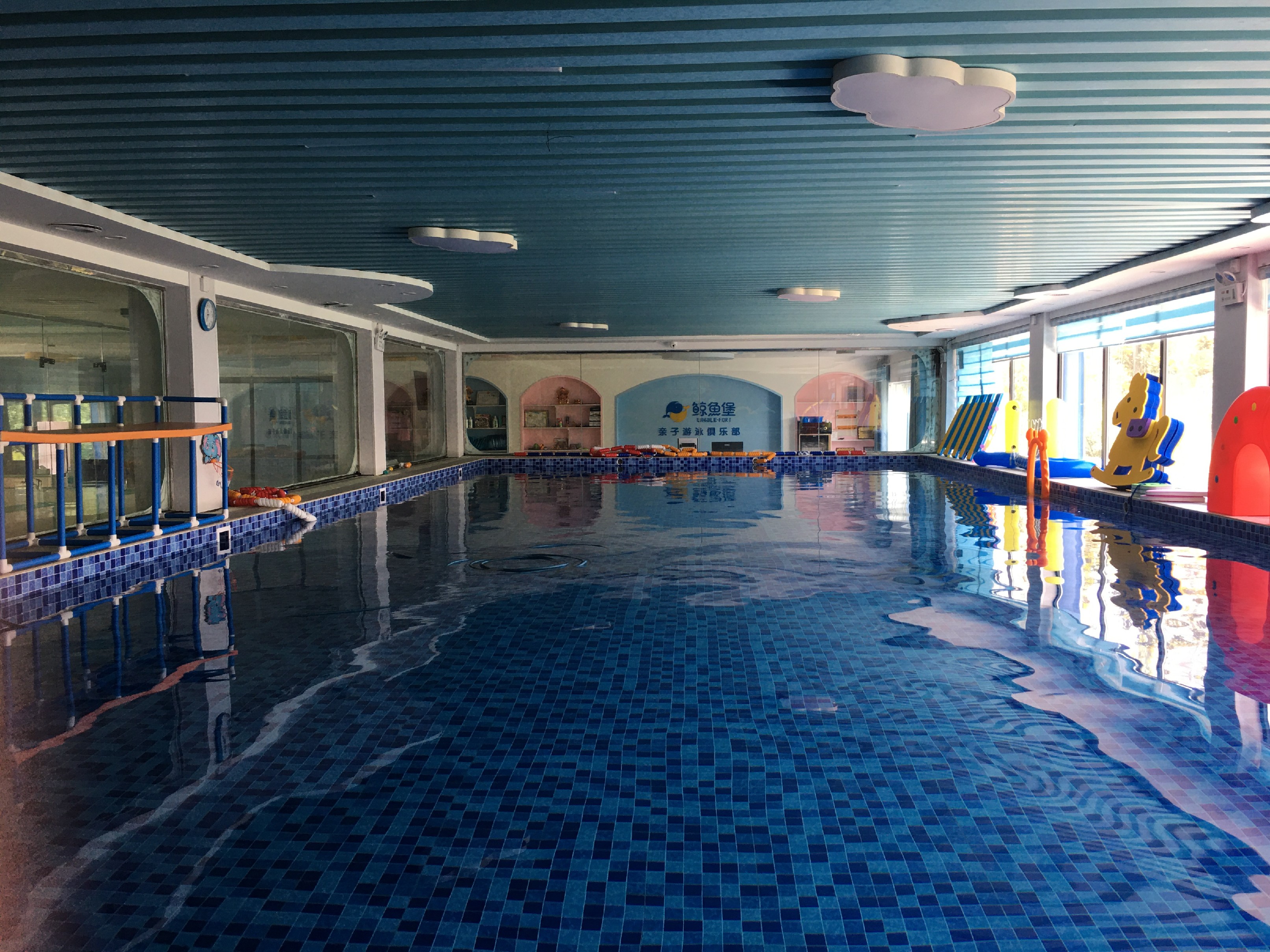 周口鄲城縣鯨魚堡親子泳池